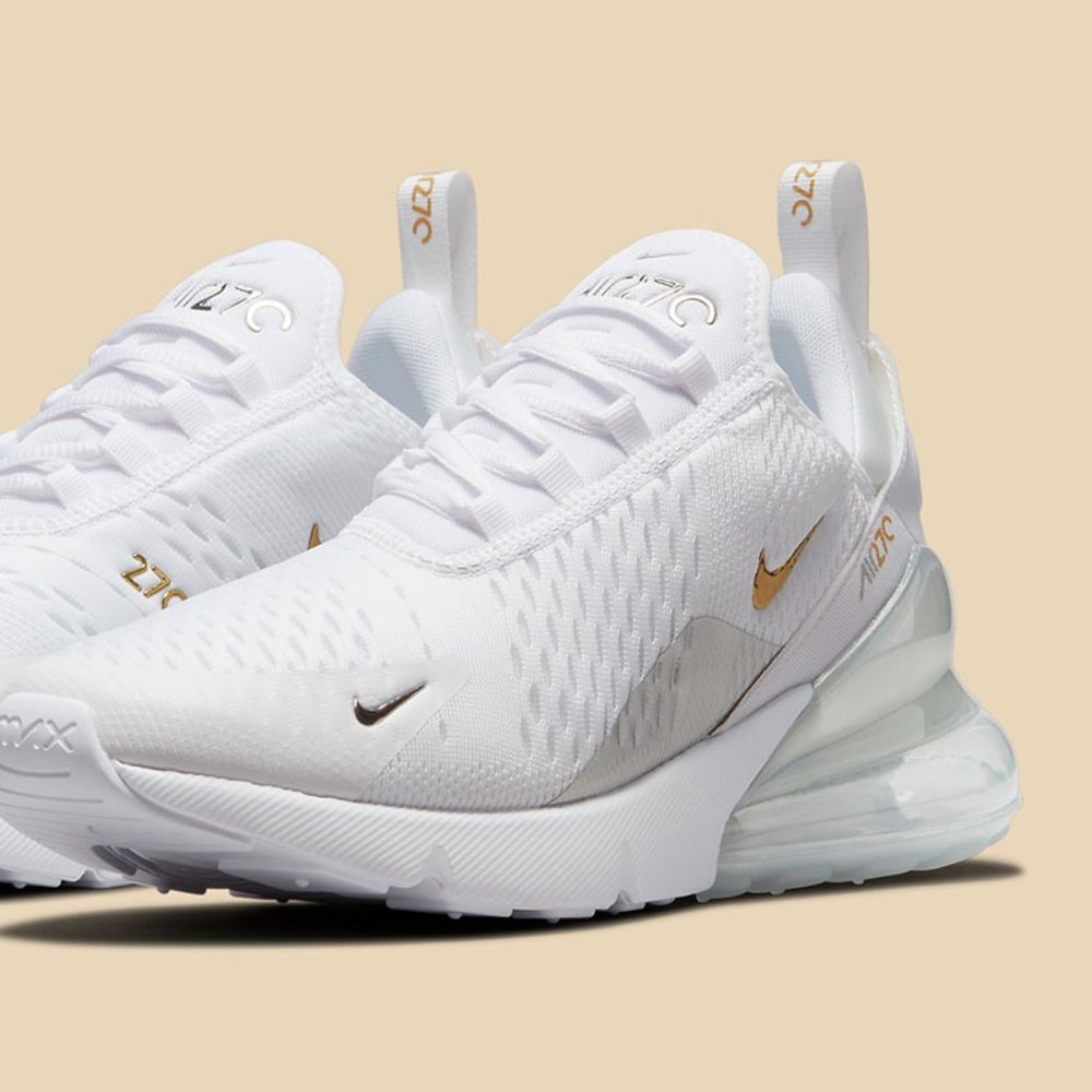 NIKE AIR MAX 270
